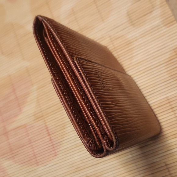 Louis Vuitton EPI Leather Double Snap Tri-Fold Elise Wallet, Brown - Picture 12 of 15